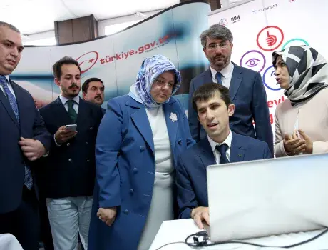 Engellilerde ve Yaşlılarda Dijital Dönüşüm Sempozyumu Türksat’ın iletişim sponsorluğunda yapıldı
