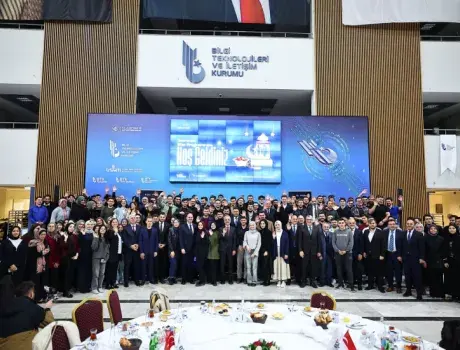 Bakan Uraloğlu iftarda gençlerle buluştu