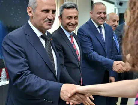 Bakan Turhan, Türksat çalışanları ile bayramlaştı