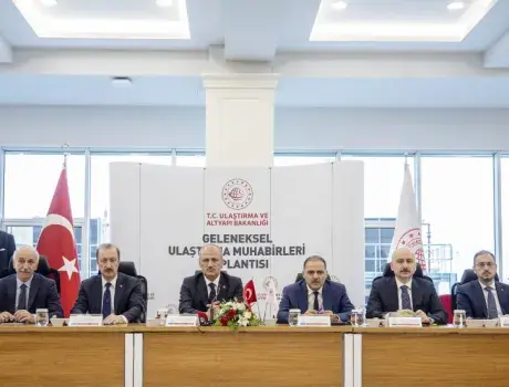 Bakan Turhan Ulaştırma Muhabirleriyle Bir Araya Geldi