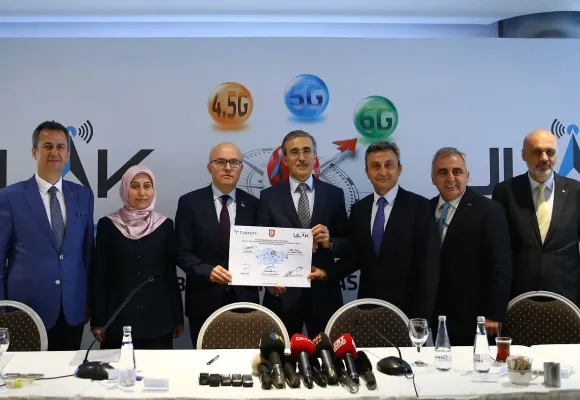 ULAK Haberleşme ile Türksat arasında stratejik işbirliği anlaşması imzalandı
