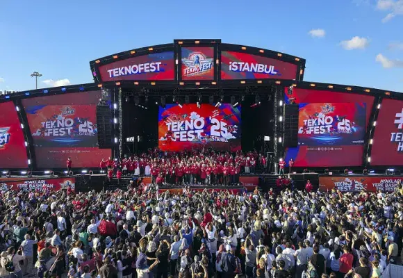 Türksat TEKNOFEST İstanbul’da Gençlerle Buluştu